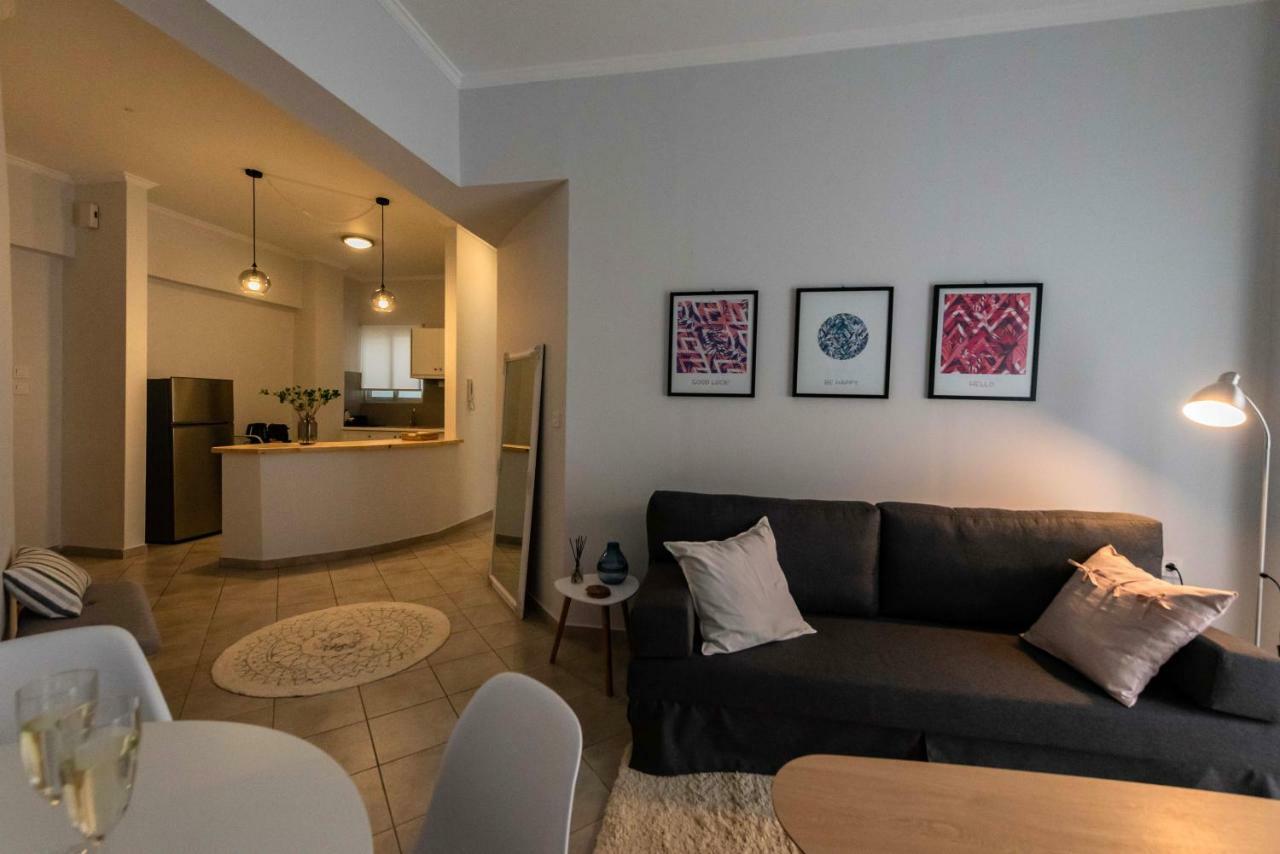 Avra Apartment Каламата Екстериор снимка
