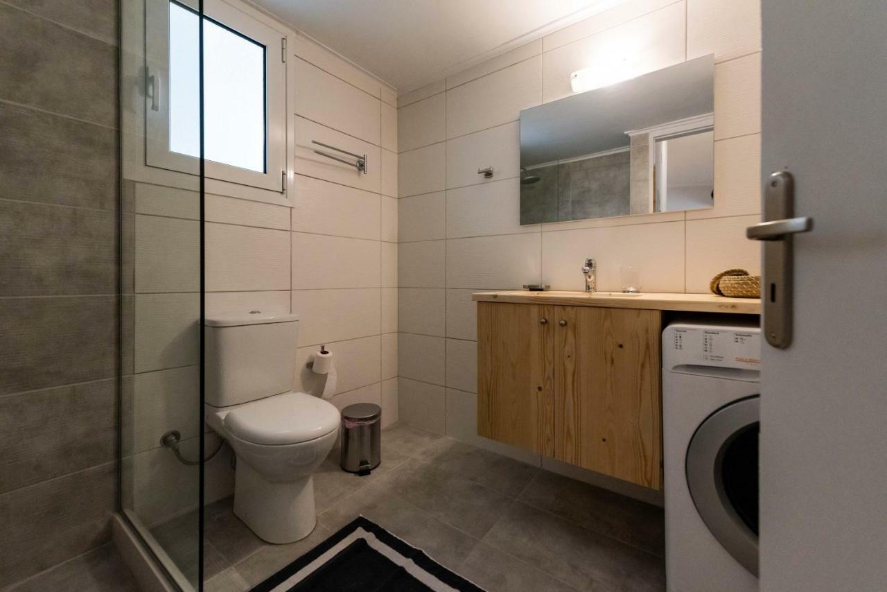 Avra Apartment Каламата Екстериор снимка