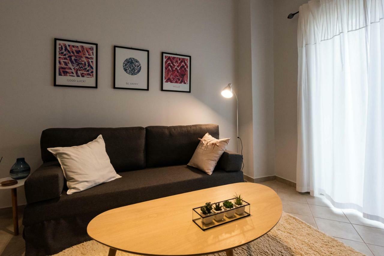 Avra Apartment Каламата Екстериор снимка