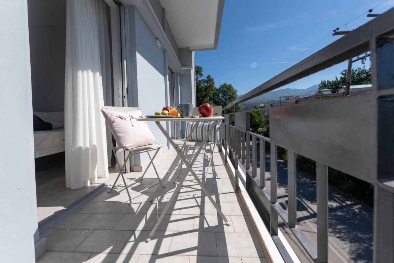 Avra Apartment Каламата Екстериор снимка