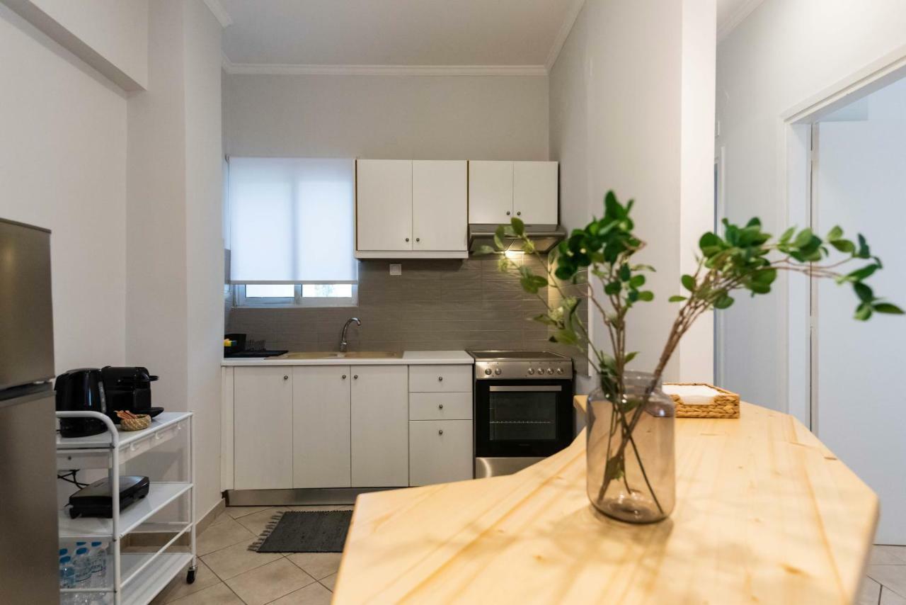 Avra Apartment Каламата Екстериор снимка